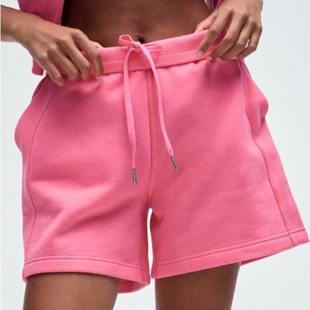 Women's LuluLemon 5” Scuba Shorts in Sakura Pink